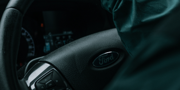 steering wheel with ford logo